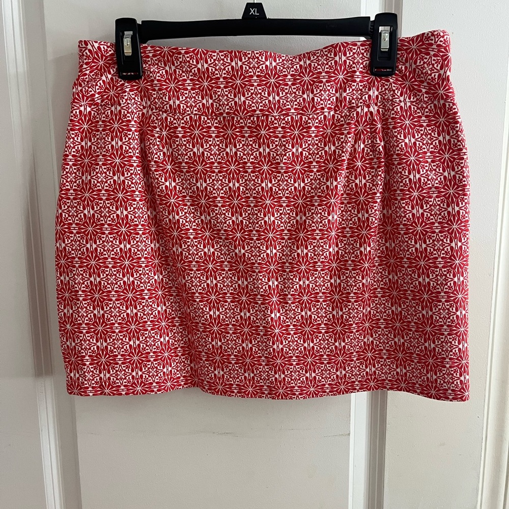 Chic Red Patterned Mini Golf Skirt
